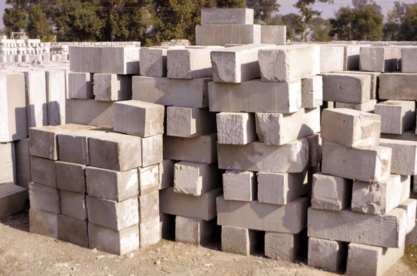 clc-light-weight-concrete-blocks-600nw-2403367113